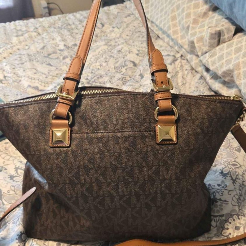 Authentic michael kors bag.
